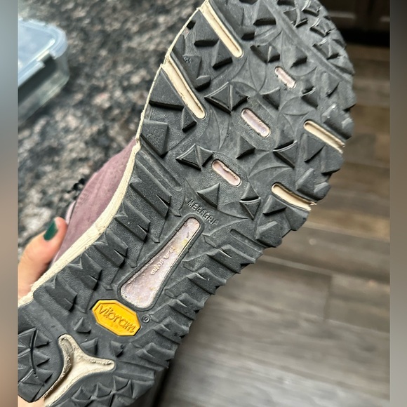 Danner Hiking boots, 8.5 but fit more like an 8. Purple and black - Picture 8 of 8